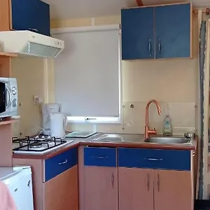camping-le-bel-air-mobil-home-le-laurier.midi-pyreneeshotels.com/